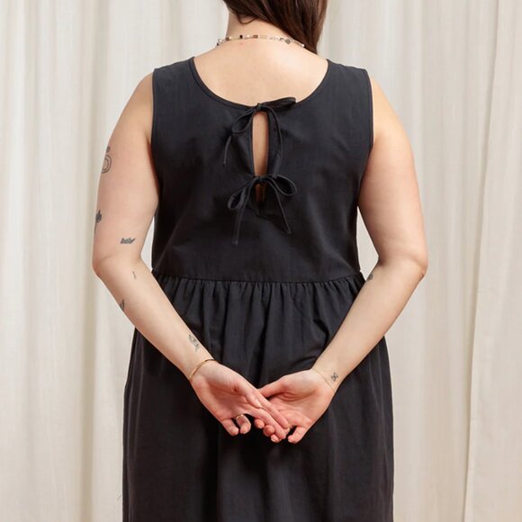 Tradlands Birdie Sleeveless Dress - Crinkle Cotton Black - Small - Picture 2 of 7